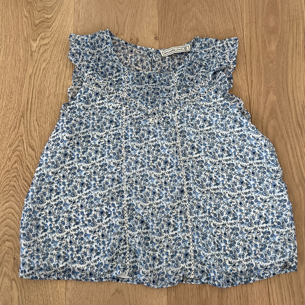 Abercrombie and Fitch Blue and white floral print blouse